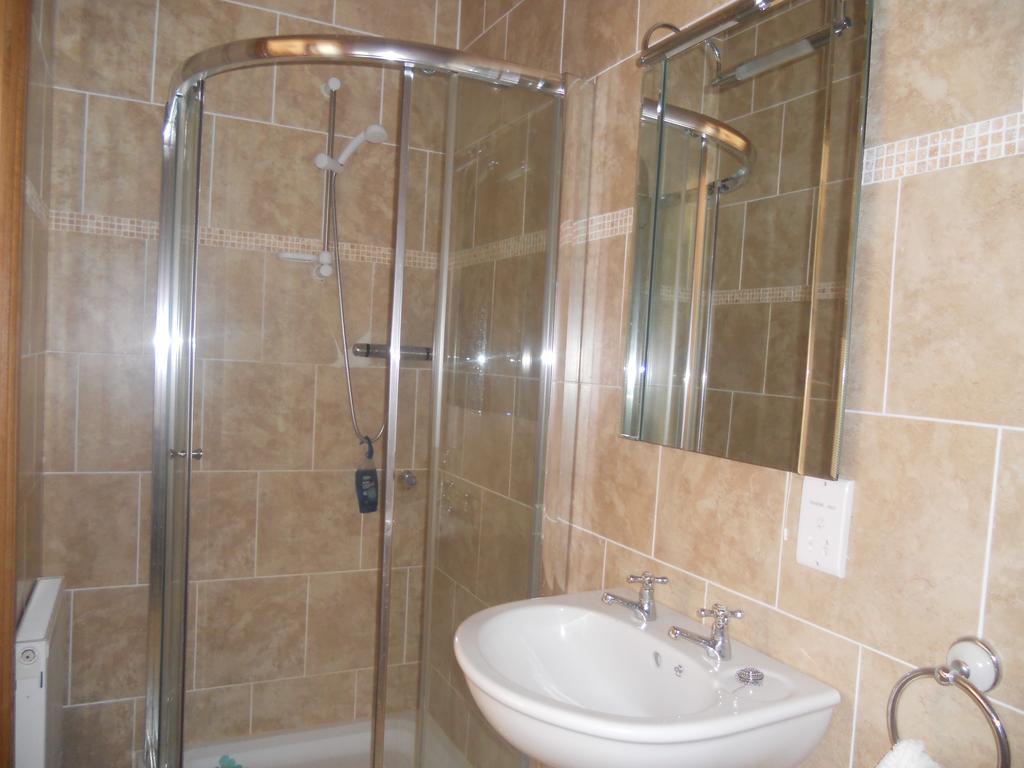 B&B The Silver Eel Strokestown Room photo